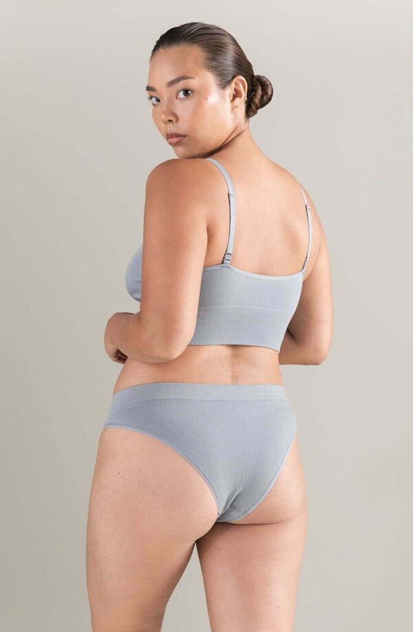Seamless-Bralette_Grey-4.jpg Seamless-Bralette_Grey-4.jpg