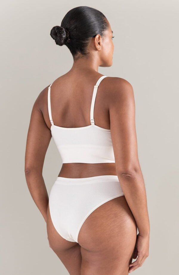 Seamless-Bralette_White-4_.jpg Seamless-Bralette_White-4_.jpg