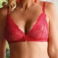 roza_cyria_soft_red_background02.jpg