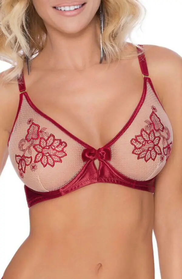 roza_mehendi_soft_claret_close_up.jpg roza_mehendi_soft_claret_close_up.jpg
